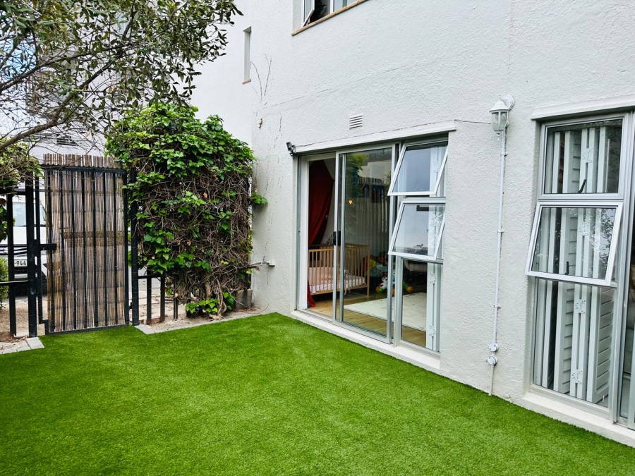 3 Bedroom Property for Sale in Sea Point Western Cape